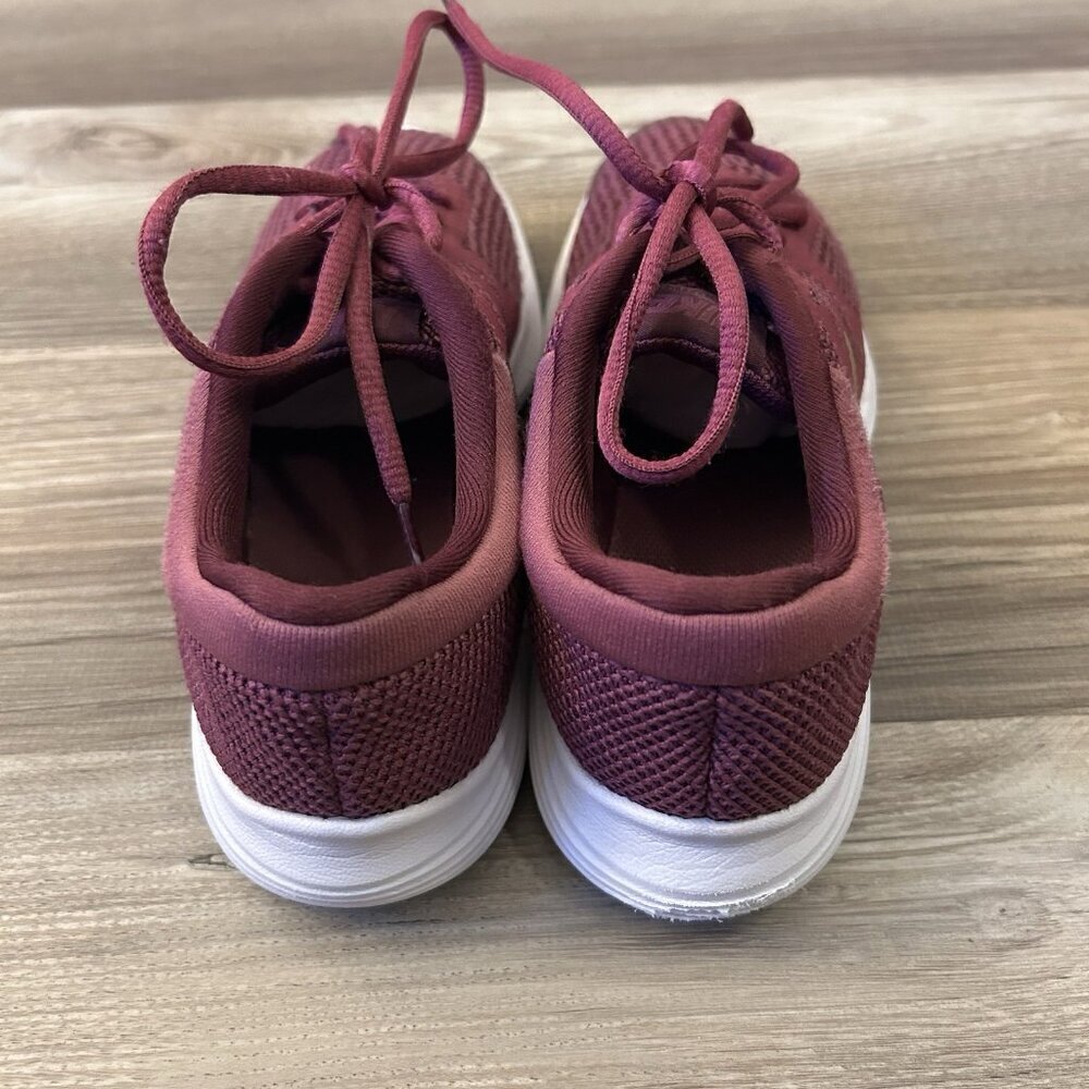 Nike Youth Revolution 4 GS Sneakers Size 3.5 Y Tea Berry White Gold Lace Up EUC - Picture 2 of 9